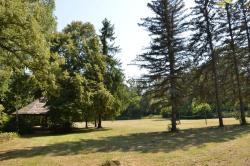 Wiata przy Pałacu Myśliwskim (fot. M. Nagadowski)